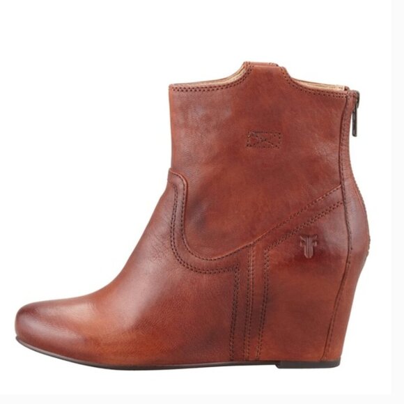 Frye Carson Wedge Cognac Leather Ankle Bootie Size 8.5 - Picture 3 of 9